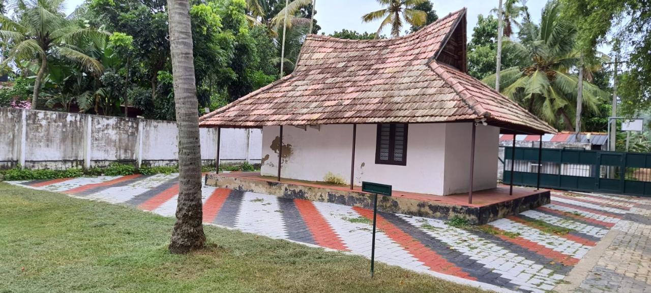 Ripples Service Villas Kollam Exterior photo