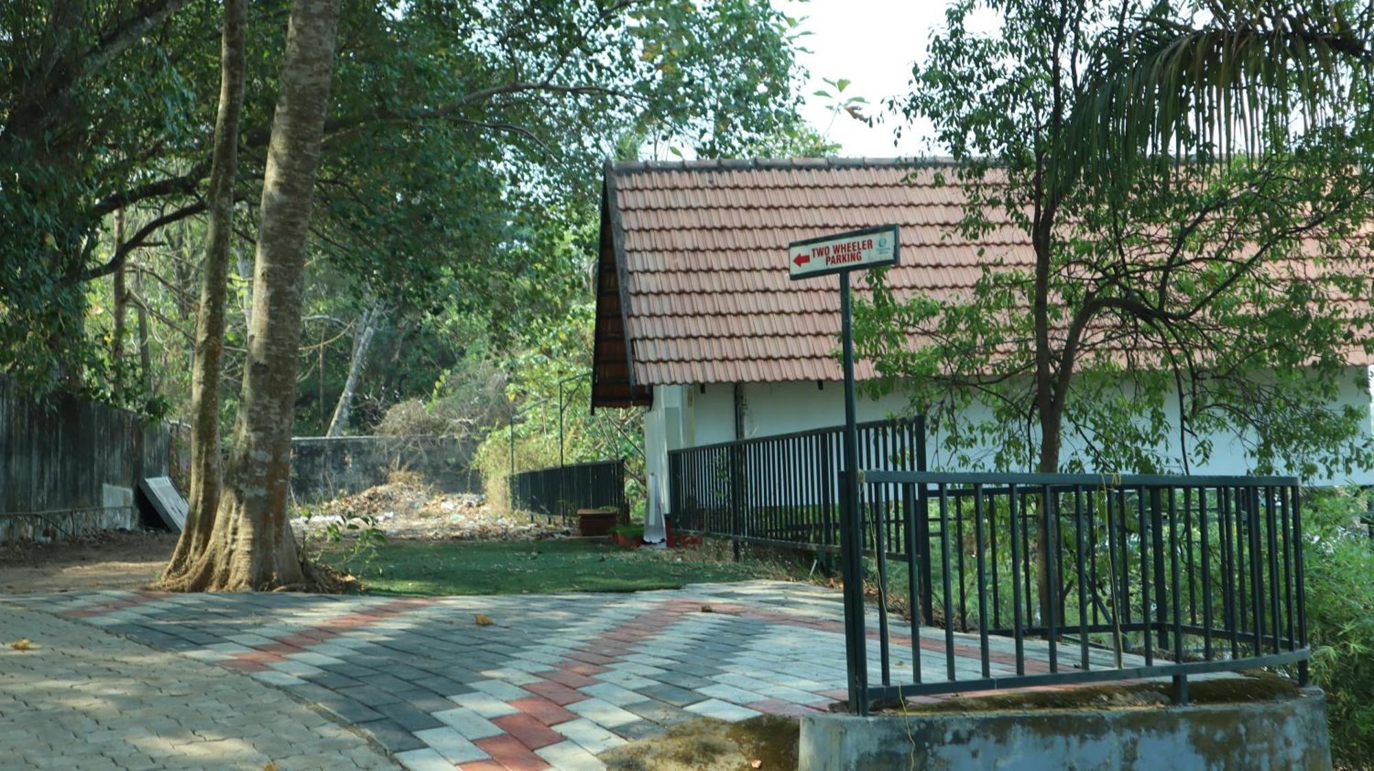 Ripples Service Villas Kollam Exterior photo