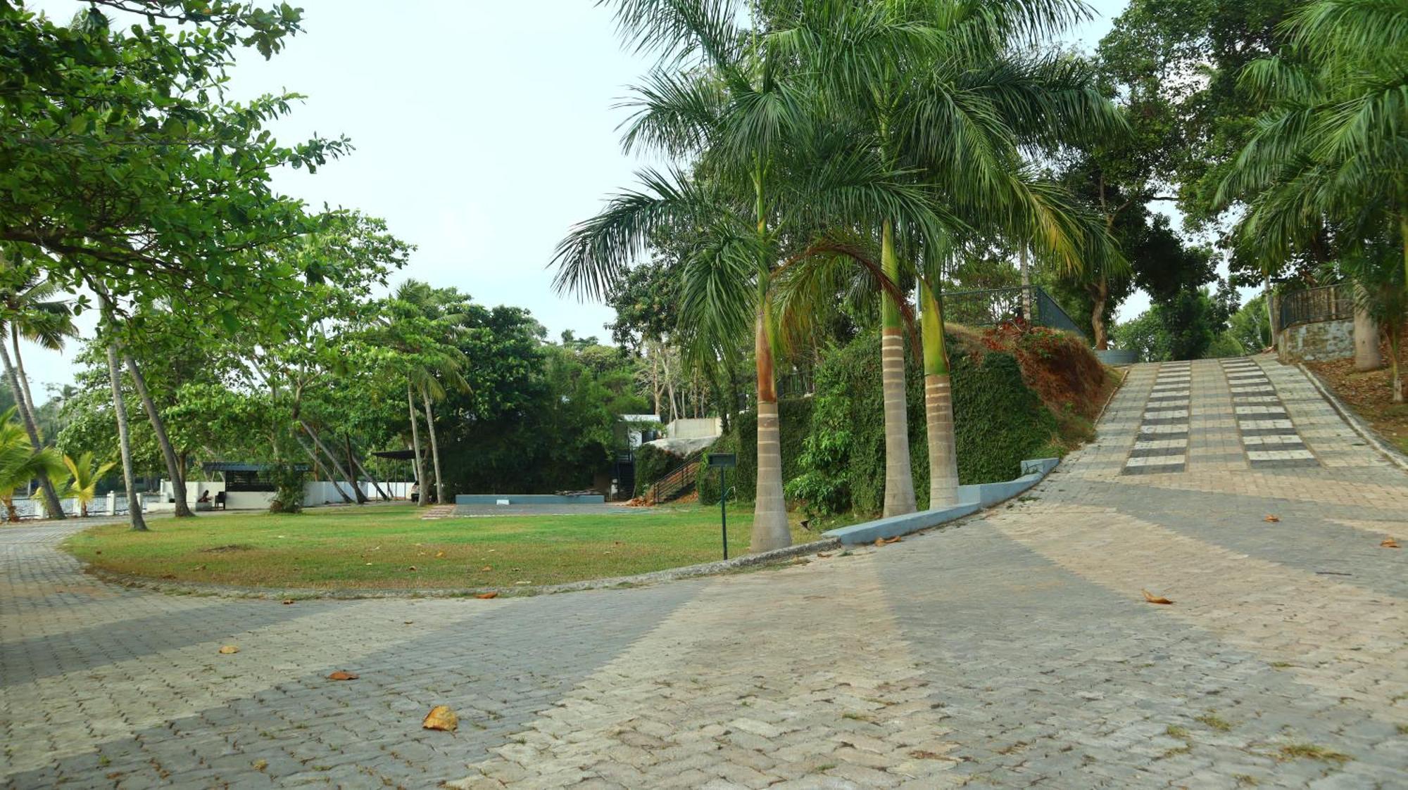 Ripples Service Villas Kollam Exterior photo